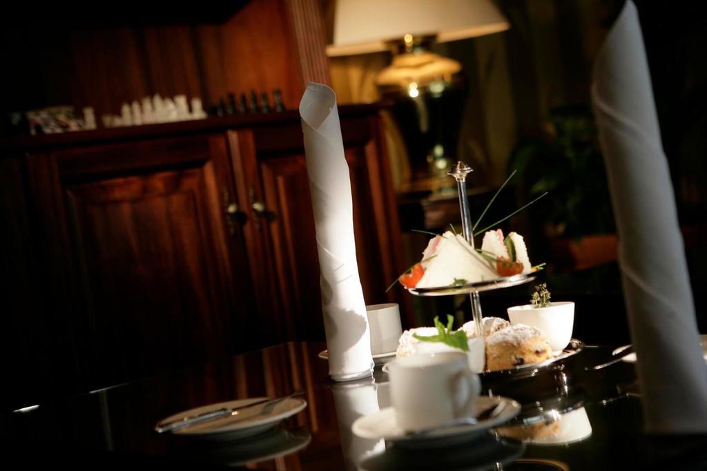 Kilkenny River Court Hotel Ngoại thất bức ảnh