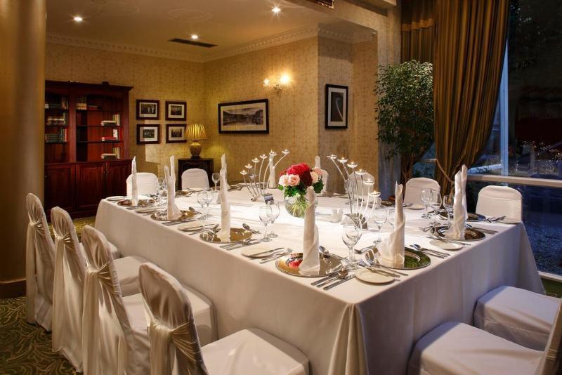 Kilkenny River Court Hotel Ngoại thất bức ảnh